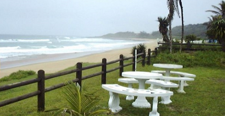 Beachfront holiday with beach access - U-Stay South Coast